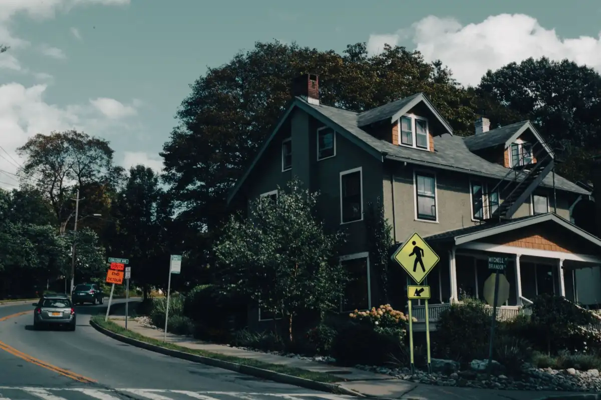 Residential home in a desirable neighbourhood