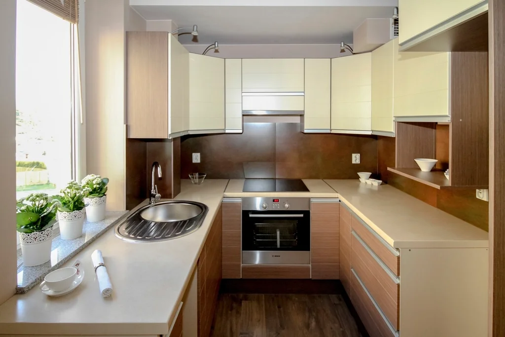 Navid Hakimi Group Presale PDI Checklist: What to Inspect Before You Take Possession in BC 2 New condo kitchen with built-in oven, cooktop and cabinets to check during a PDI
